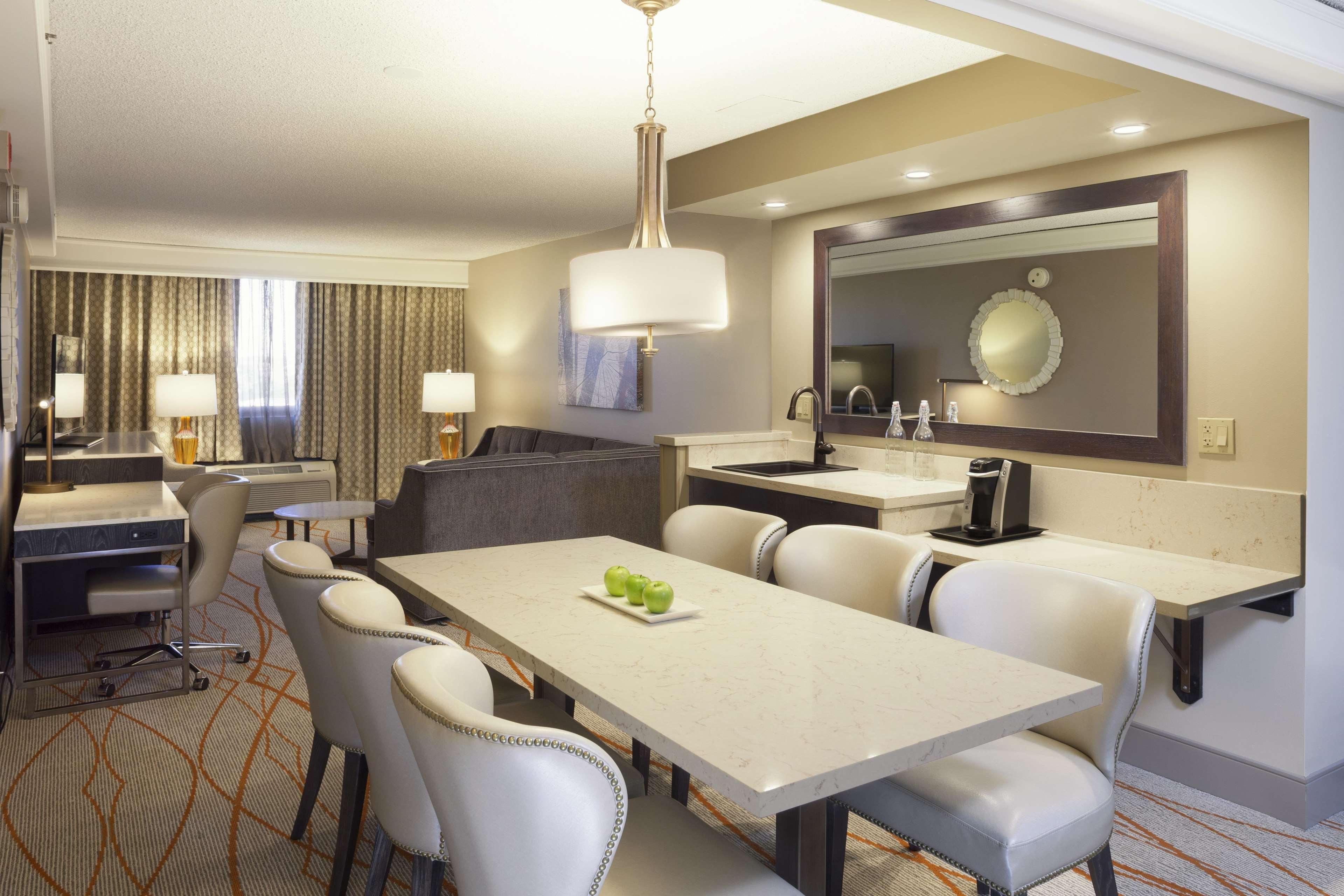 Doubletree By Hilton Denver Central Park Extérieur photo