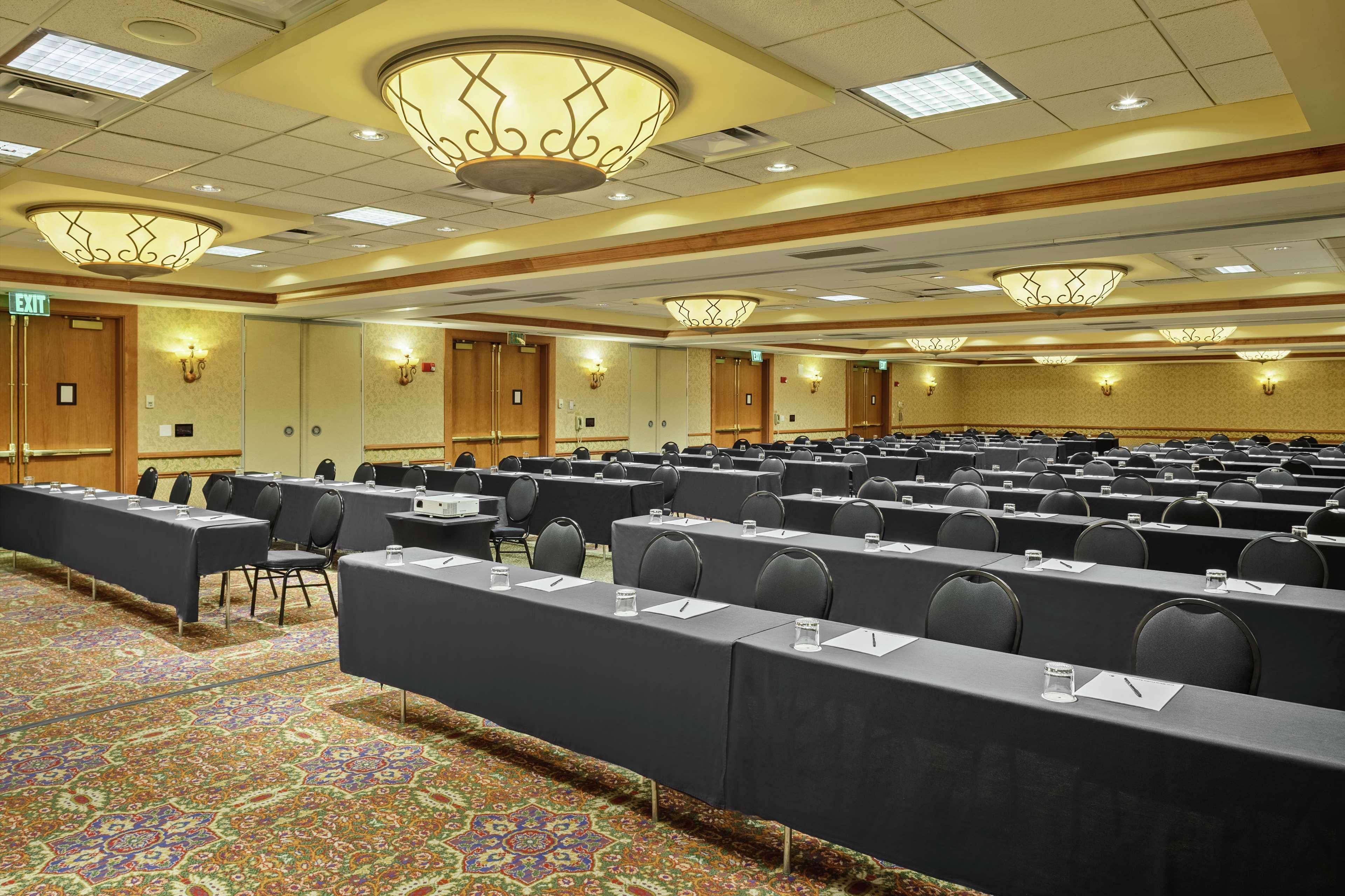 Doubletree By Hilton Denver Central Park Extérieur photo